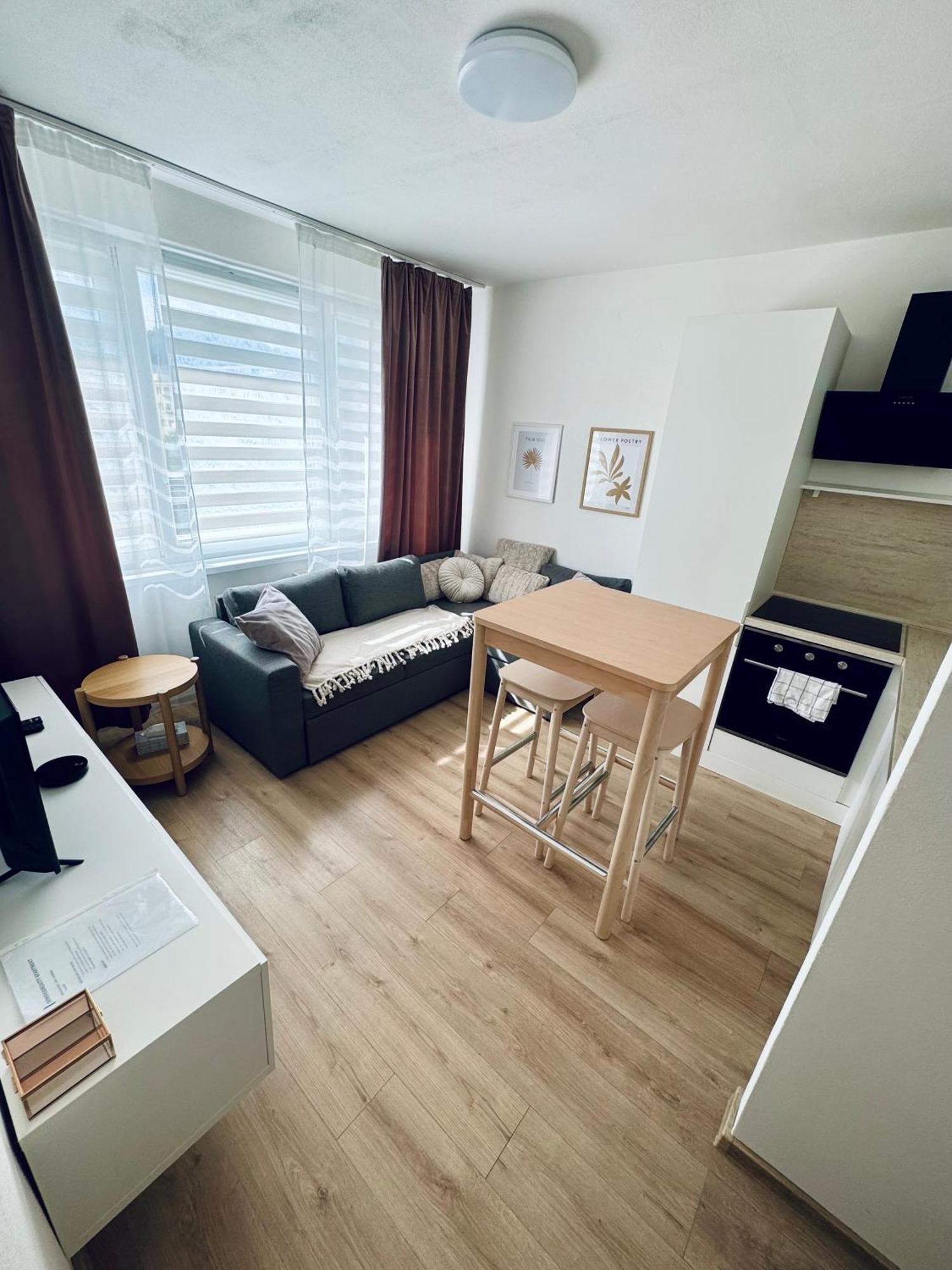 Bonnie&Beauty Apartment Smart Check In Banská Bystrica Exterior foto